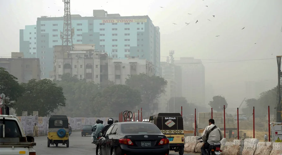Garbage burning near Karachi’s Defence View spreads toxic smoke and stench, residents demand action