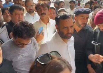 مصطفیٰ کمال نے خود کو احتساب کے لیے پیش کردیا، کہا غلطی کرنے والوں کو نہیں چھوڑیں گے