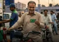 موٹرسائیکل سواروں کو ماہانہ 2 ہزار کا ریلیف! شہباز حکومت نے اہم فیصلہ کرلیا؟