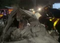 تیز رفتار کار ڈیوائیڈر ٹکرانے کے بعد شعلوں میں گھر گئی! خوفناک حادثے میں 5 افراد جاں بحق