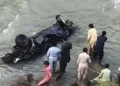آزاد کشمیر میں دلخراش حادثہ! اسکول وین دریا نیلم میں جا گری! 4 بچے جاں بحق، 5 زخمی