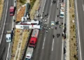 ترکی میں قیامت خیز حادثہ! سیاحوں کی بس کو ٹرک نے روند ڈالا، 11 جاں بحق، 27 زخمی