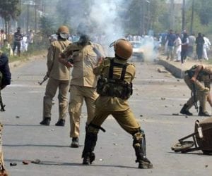 Muharram processions in Kashmir disbanded, mourners arrested