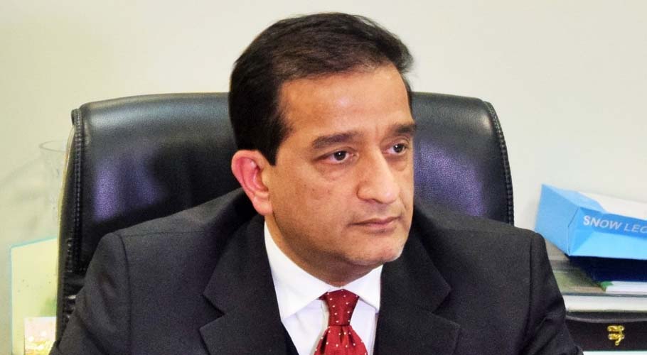 Another Imran Khan’s wicket falls as Malik Amin Aslam quits PTI