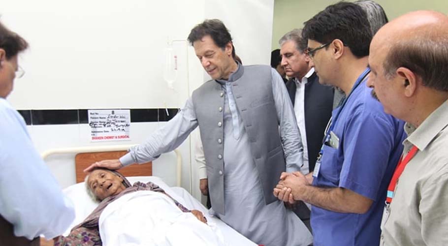 PM meets earthquake-affectees in AJ&K