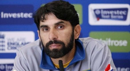 No more unhealthy food, says Misbah to team