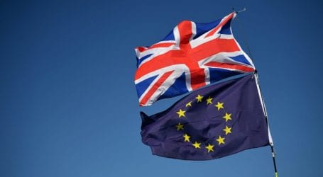 EU, Britain scramble to reach Brexit deal before summit