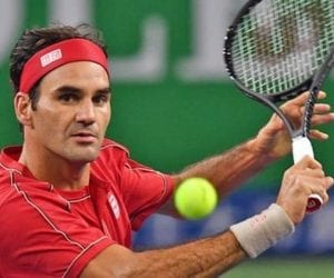 Federer wows fans with video of tennis trick shots