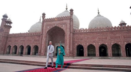 British royal couple visits historic Badshahi Mosque during Lahore visit