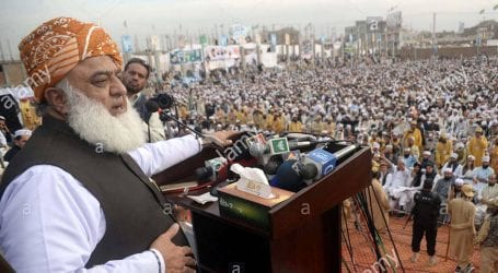 Azadi March: JUI-F chief to hold APC meeting today