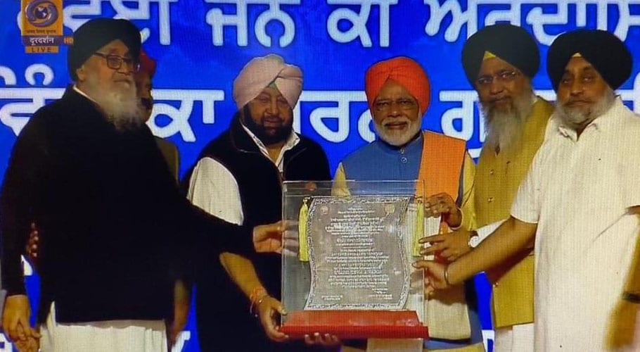 Modi praises PM Khan to open Kartarpur corridor for Sikhs