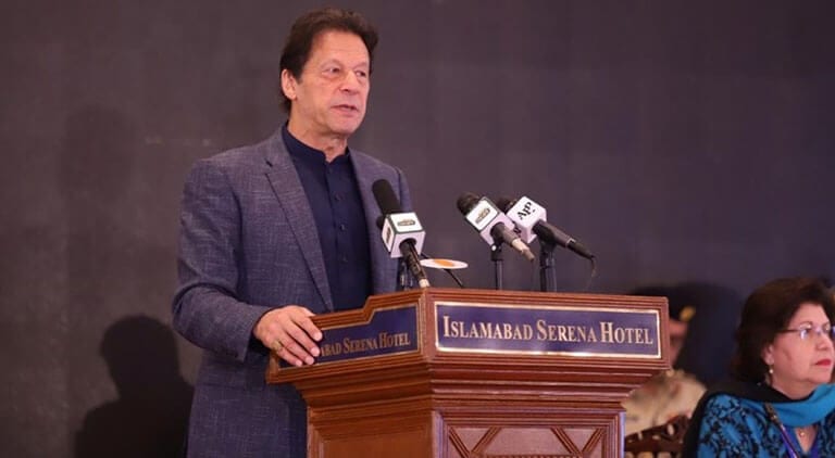 PM urges bureaucracy to consider vision of Pakistan
