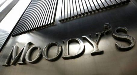 Moody’s downgrades Britain debt outlook to negative