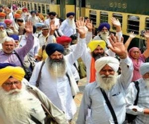 Kartarpur Corridor: Sikh pilgrims arrive in Lahore from India