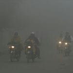 Heavy fog continues in many parts of Pakistan