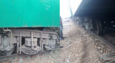 Allama Iqbal Expresss’ two bogies derail near Kotri
