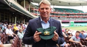 Shane Warne auctions baggy green for bush fire victims
