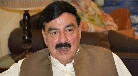 Sheikh Rasheed to present railway audit report before SC today
