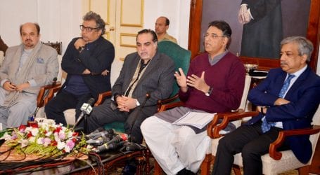 Centre willing to work with Sindh govt, says Asad Umar