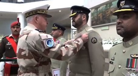 Pakistan Army pilots awarded for rescuing French mountaineer