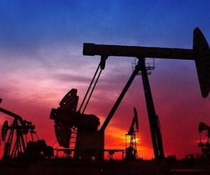Oil prices rally accelerates after drop in US stocks