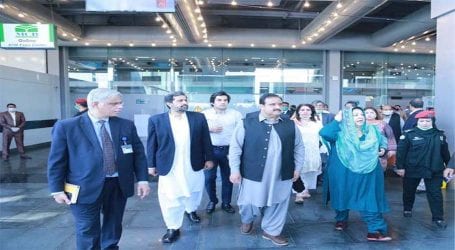 CM Buzdar visits field hospital at Expo Centre Lahore