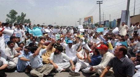 Quetta police arrest protesting doctors, medical staff