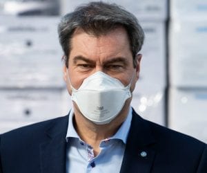 Coronavirus: Germany makes face masks compulsory