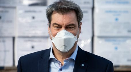 Coronavirus: Germany makes face masks compulsory