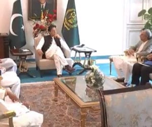 PM, economic team discuss current financial situation