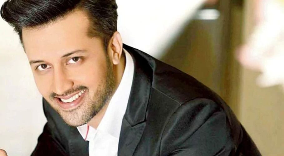 Famous singer Atif Aslam has given yet another treat to his fans with his latest music video 'Dil Jalane Ki Baat'.