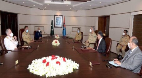 Top military brass visits ISI headquarters, lauds efforts
