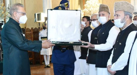 Pakistan confers Nishan-e-Pakistan on Kashmiri leader Syed Ali Geelani