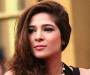Ayesha Omar drops first teaser of her upcoming song