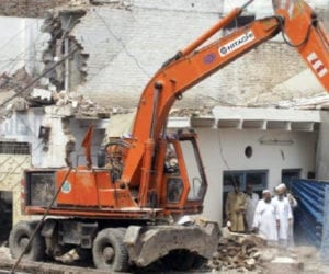 Operation continues to remove encroachments along Karachi’s drains