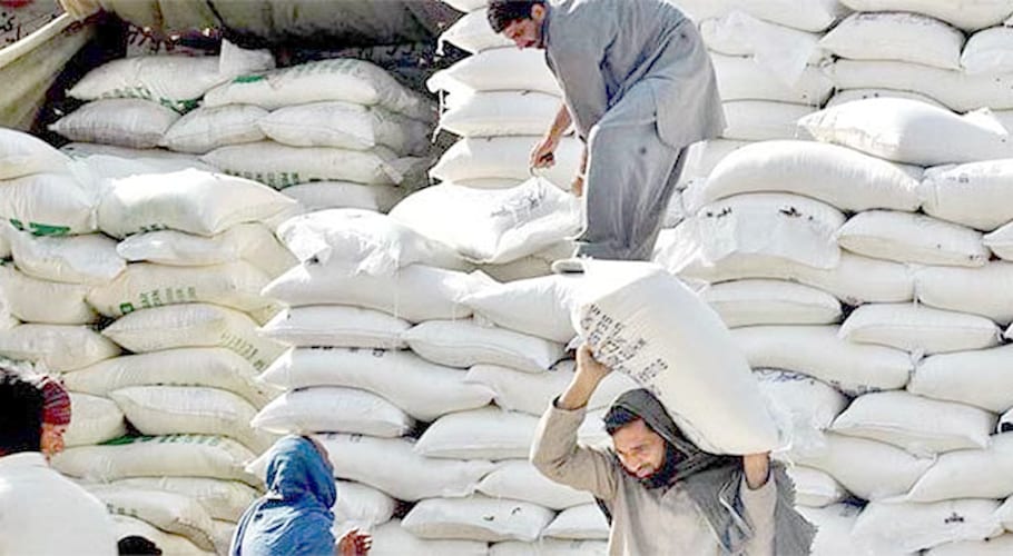 Dacoits loot subsided flour stall in Sukkur
