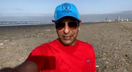 Wasim Akram laments over horrific condition of Karachi’s Clifton beach