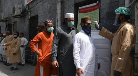 Coronavirus claims 63 more lives, infects over 1,200 in Pakistan