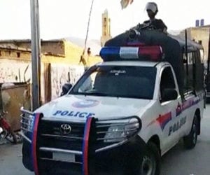 Court official throws acid at man, daughter in Muzaffargarh