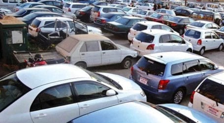 Police cracks down on parking violations in Karachi  