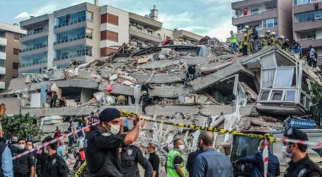 26 dead as powerful earthquake strikes Turkey, Greece