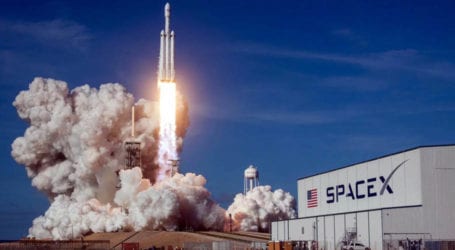 SpaceX wins Pentagon award for missile tracking satellites