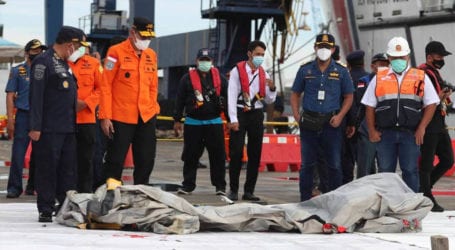 Indonesian divers find parts of Airplane wreckage in Java Sea