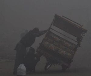 Motorway closed as thick fog engulfs most cities of Punjab