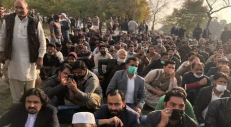Govt employees reject 40 percent increase in salaries, announces protests