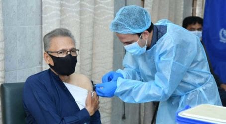 President Alvi, first lady get vaccinated against COVID-19