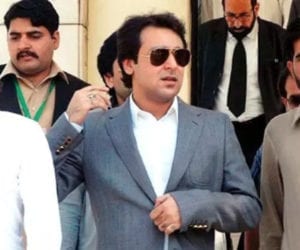 Senate polls: Video of Ali Haider Musa Gillani allegedly buying votes comes to light