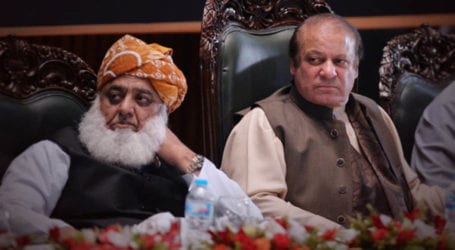 Maulana Fazlur Rehman contacts Nawaz Sharif, discuss PDM’s decision