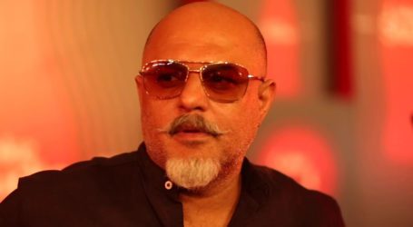 Ali Azmat self-isolating after testing positive for Covid-19