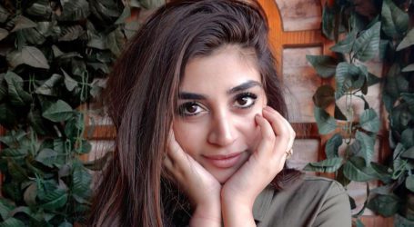 Is Zoya Nasir daughter of a famous personality?